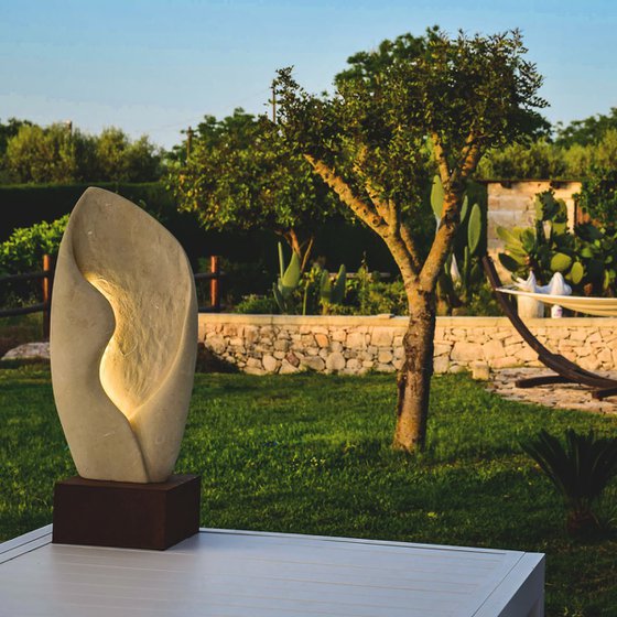 Odissea illuminating sculpture