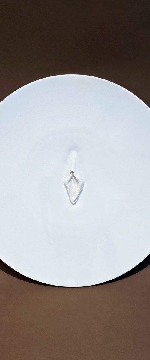 "Vulva Hypnotica XVII" by Zlatina Krusteva