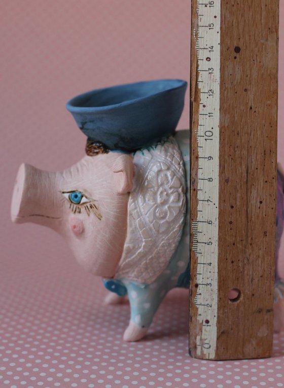 Circus Pig II. by Elya Yalonetski