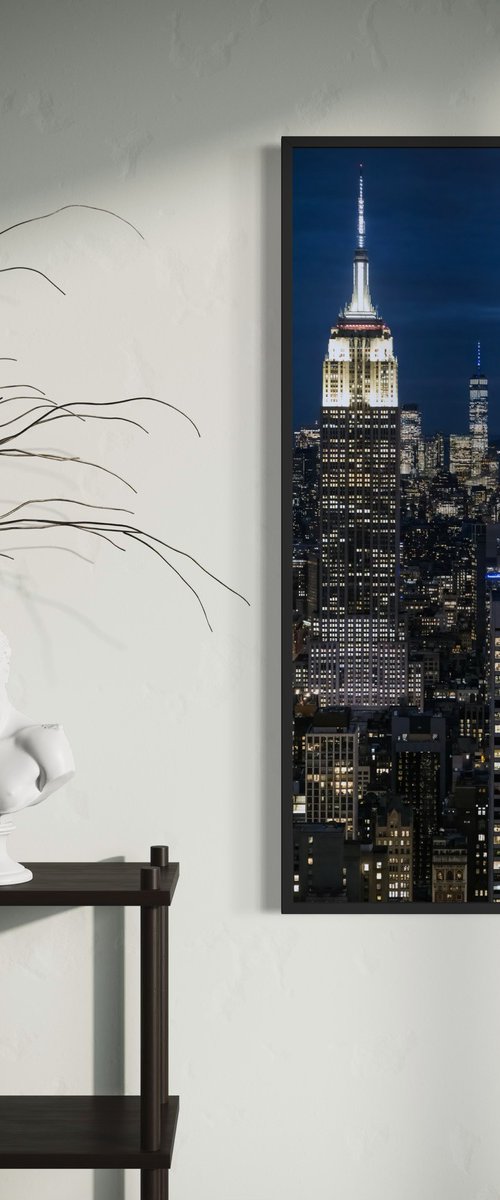 VERTICAL MANHATTAN XL by Fabio Accorrà