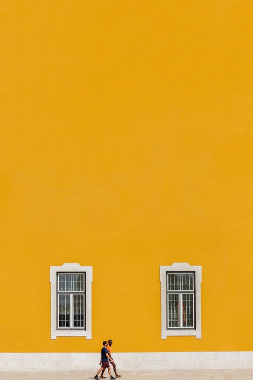 Walking in Lisboa by Marcus Cederberg
