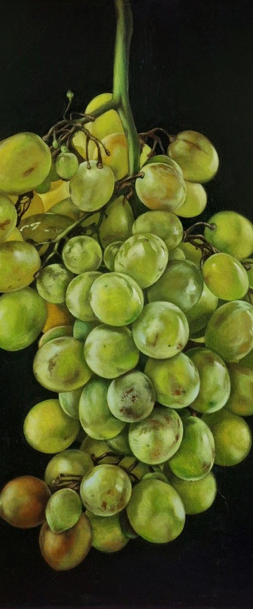 Green Grapes by Lana Pochikyan