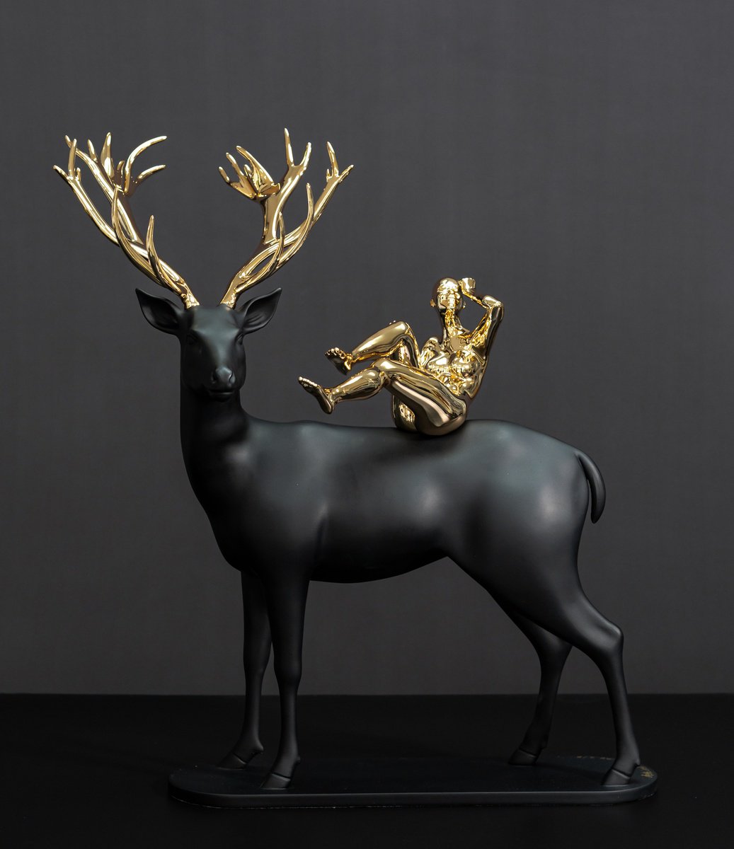 Photorealistic Animal Sculpture By Ming Li, 16 X 18", Asking A Deer For Directions, Original Artwork
