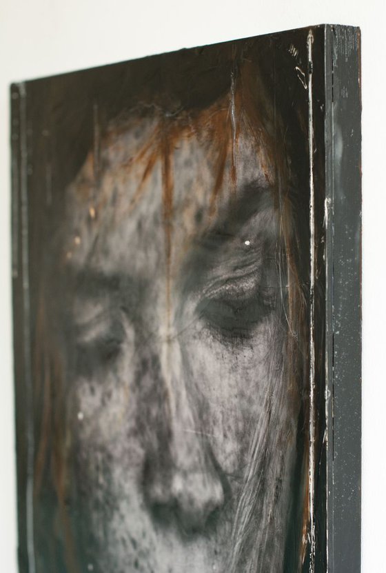 "Paris" (70x50x3cm) - Unique portrait artwork on wood (abstract, portrait, gouache, original, painting, coffee, acrylic, oil, watercolor, encaustics, beeswax, resin, wood, fingerpaint)