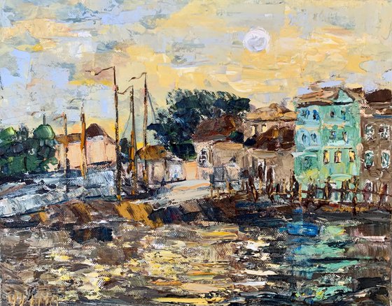 Full Moon in the City