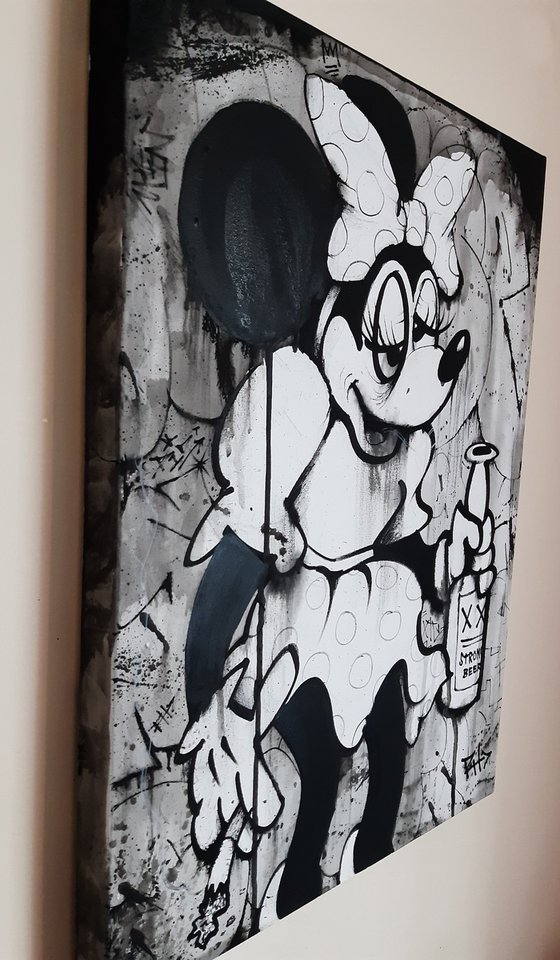 Minnie Drunk