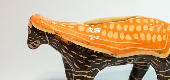 Ceramic sculpture Tiger 15x9x5 cm