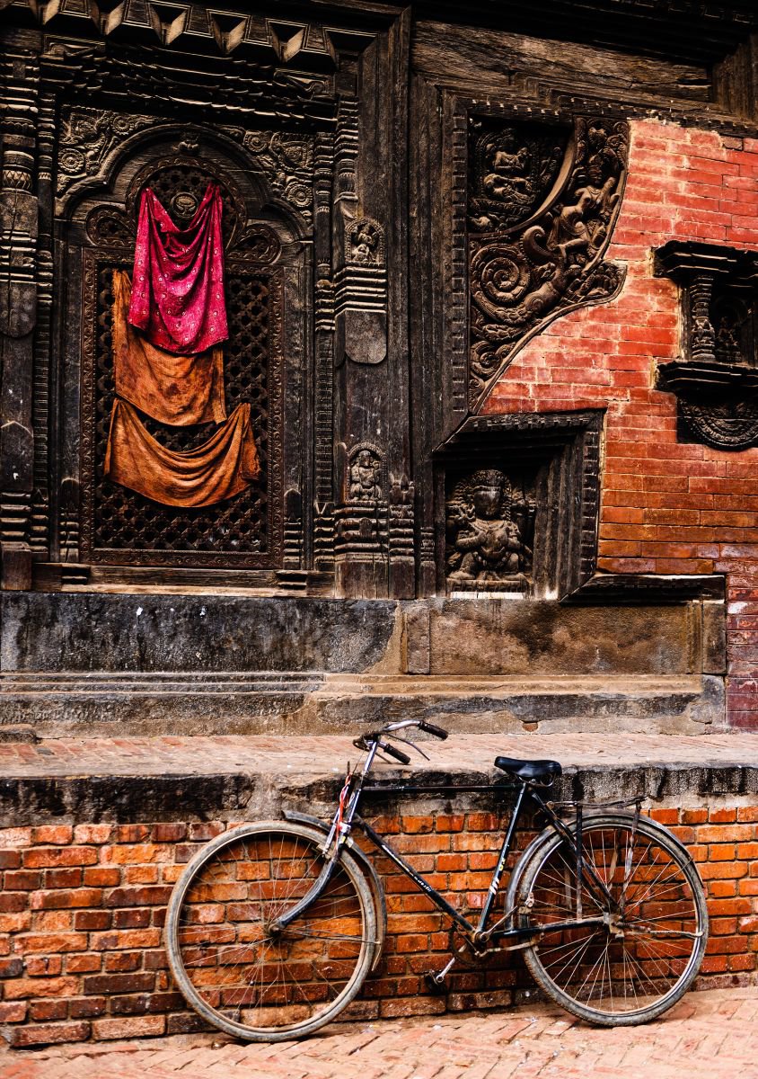 Durbar Square, Bhaktapur. (84x119cm) by Tom Hanslien