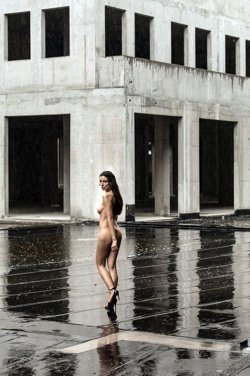 Rainy days III. - Art nude by Peter Zelei