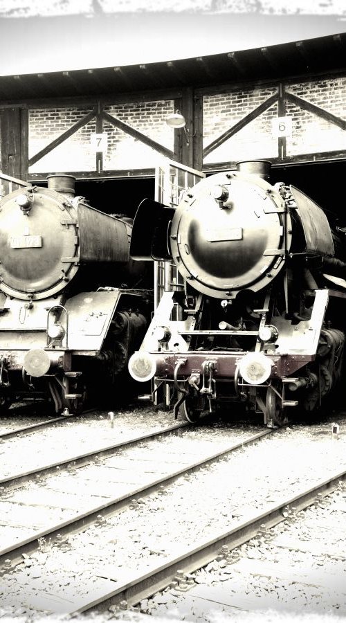 Old steam trains in the depot - print on canvas 60x80x4cm - 08496m3 by Kuebler