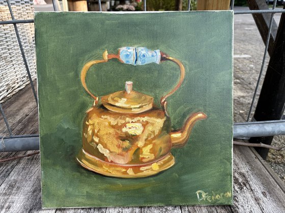 Still life with the old teapot