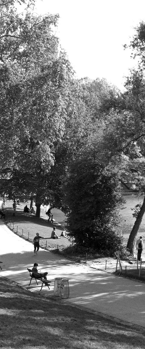 Parc des Buttes-Chaumont en automne by Alex Cassels