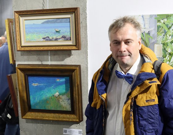 A boat at noon. Turunc