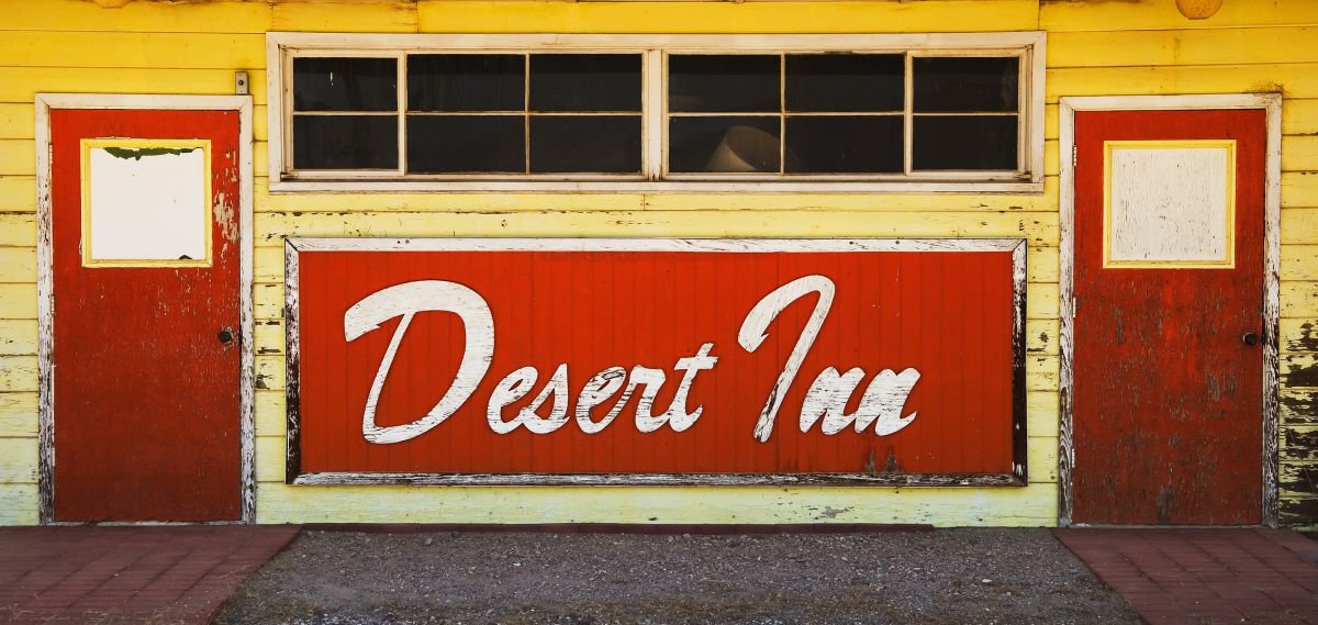 Desert Inn. (152x76cm) by Tom Hanslien