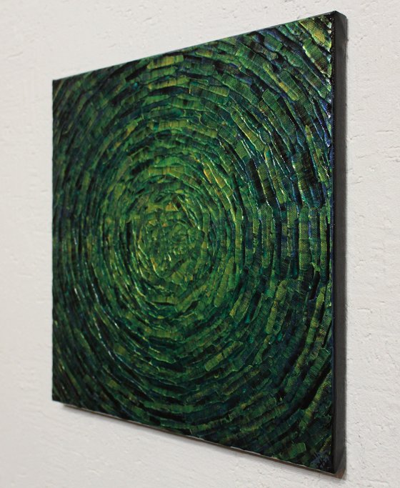 Emerald green concentric shine