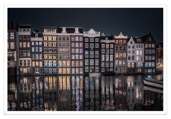 THE NIGHT IN AMSTERDAM