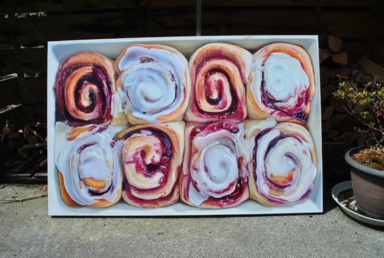 Cinnamon rolls with jam