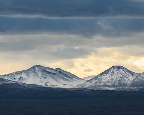 Aube enneigée sur le désert d'Atacama by Rémi Carbonaro