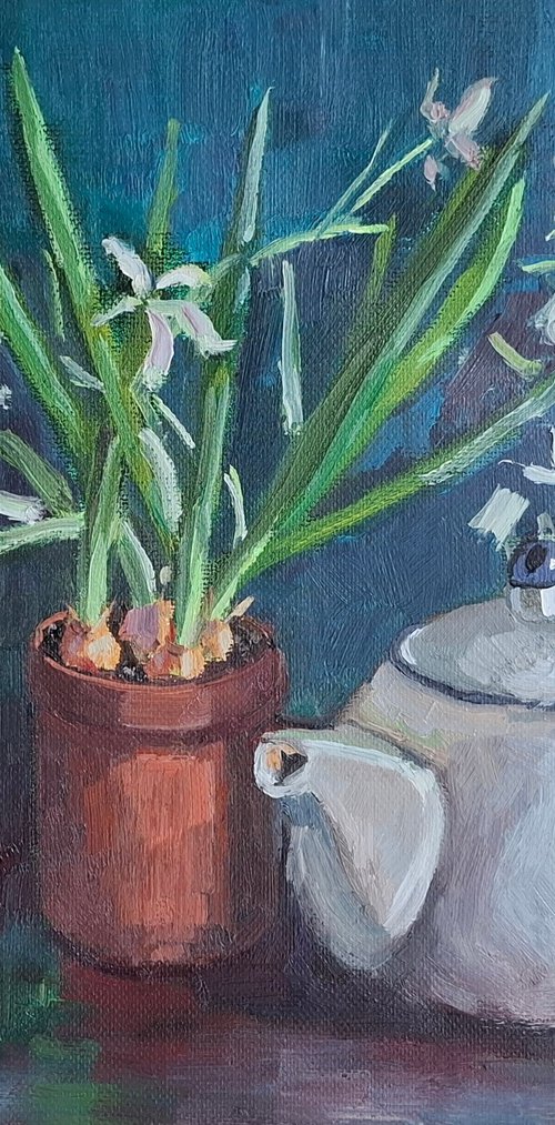 Teapot with primroses by Olena Kolotova