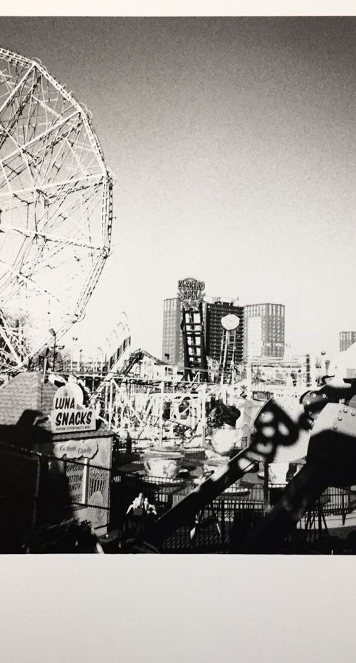New York #11 - Coney Island, 2016 by Federico Arcangeli