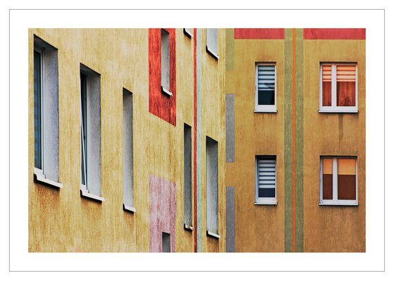 Facade 32
