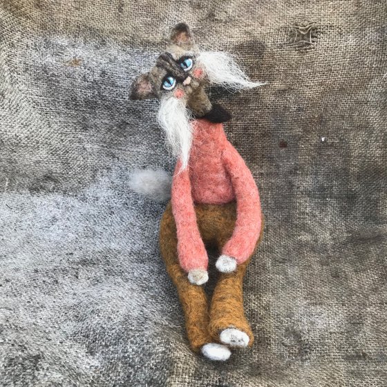 Grenadine, felted wool cat