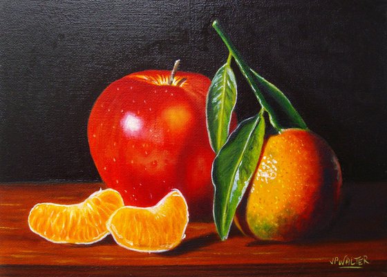 Red apple with clementine