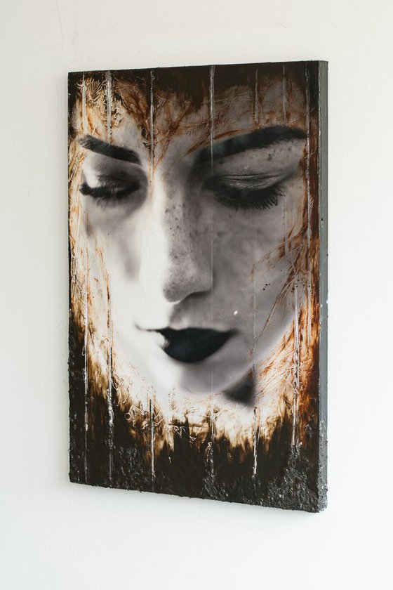 "Lonely world" (60x40x3cm) - Unique portrait artwork on wood (abstract, portrait, gouache, original, painting, coffee, acrylic, oil, watercolor, encaustics, beeswax, resin, wood, fingerpaint)