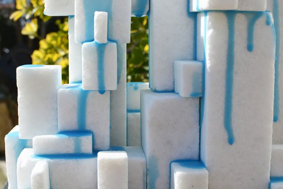 "Noble Deconstructivism"