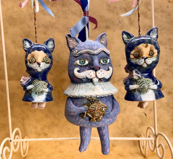 Blue Cat with Kittens