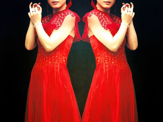 THE RED DRESS | 2017 | DIGITAL ARTWORK PRINTED ON PHOTO PAPER | HIGH QUALITY | LIMITED EDITION OF 10 | SIMONE MORANA CYLA | 60 X 45 CM |