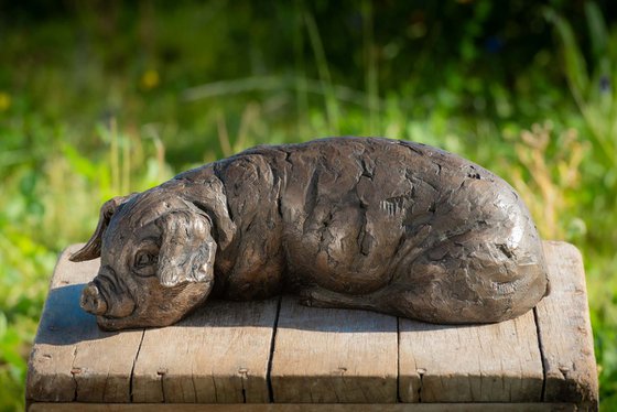 Standing Piglet BR