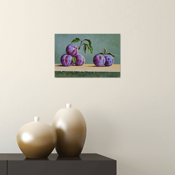 Still life -  plums (20x30cm, oil painting, ready to hang)