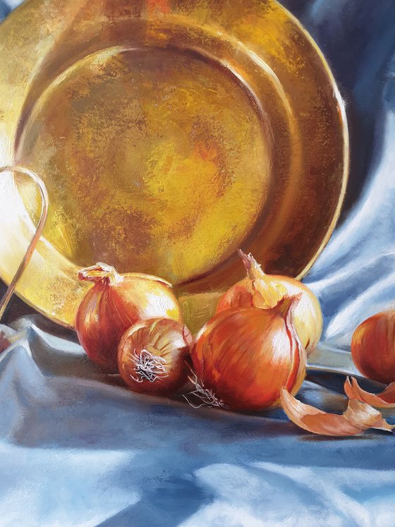 "Still life with golden onions. " still life liGHt original painting PALETTE KNIFE  GIFT (2021)