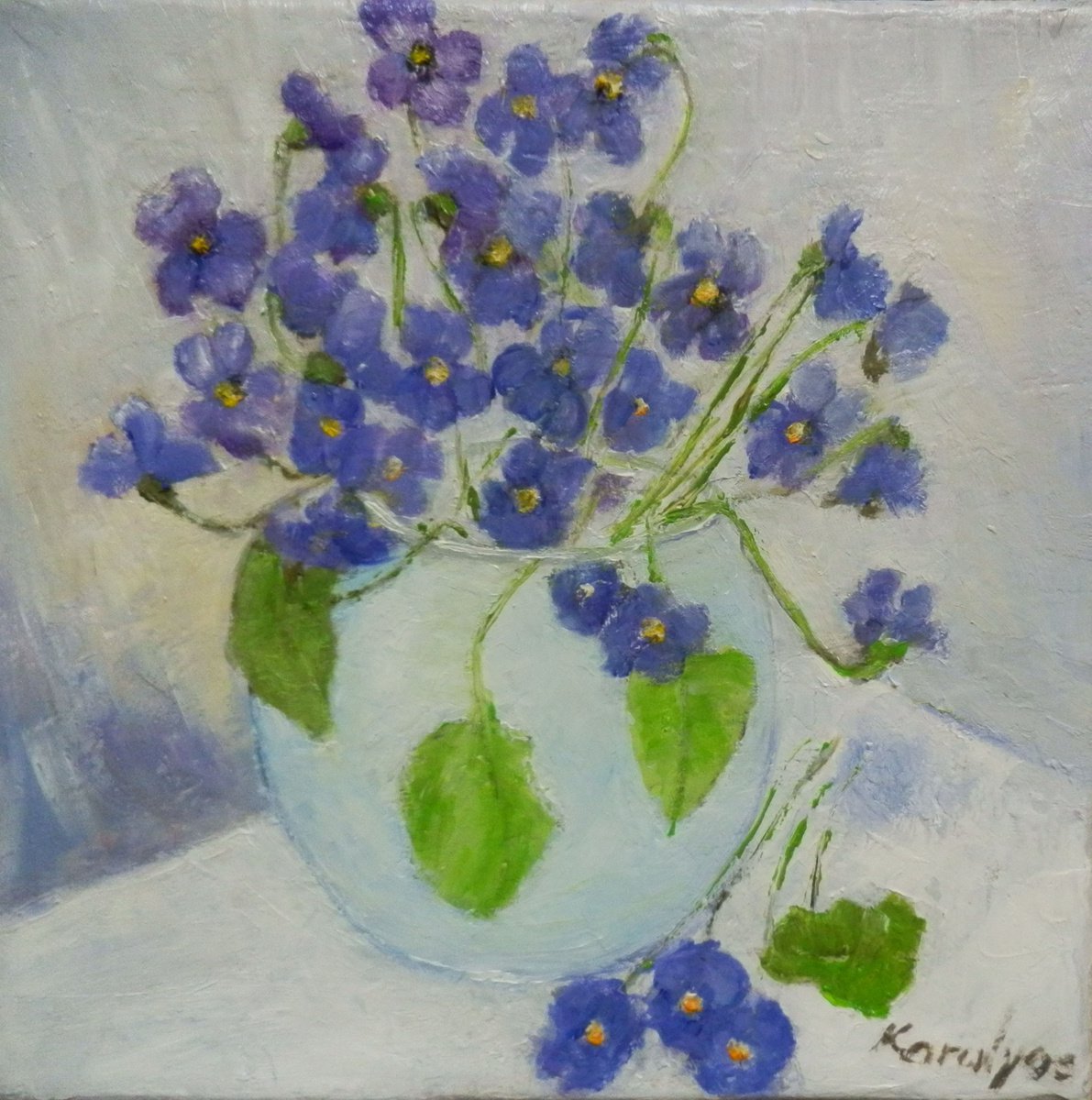 Spring flowers in a vase by Maria Karalyos