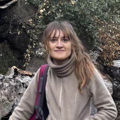 Visit Lucia Verdejo shop