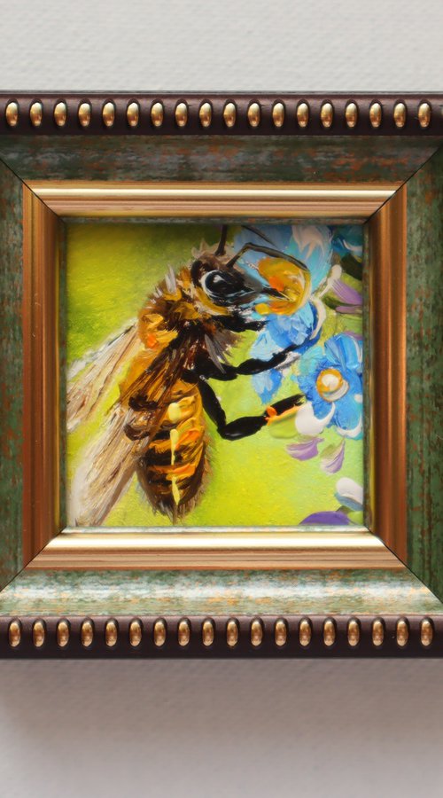 Bee by Natalia Shaykina