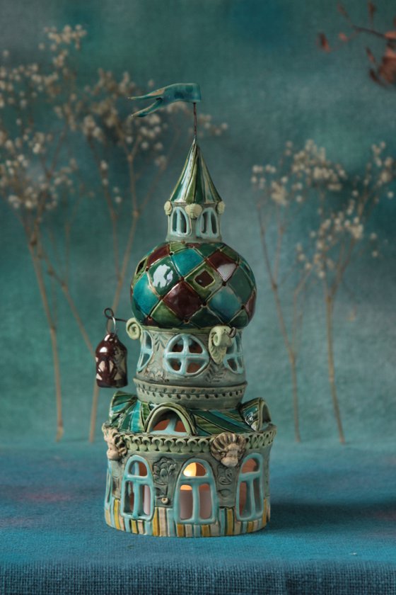 Fairy Tale House. (Mint)