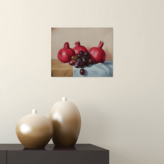 Still life with pomegranate and grapes (24x30cm, oil painting, ready to hang)
