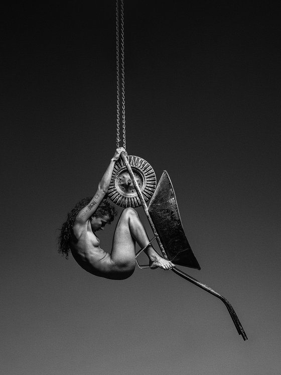 Pendulum II. - Art Nude Photo