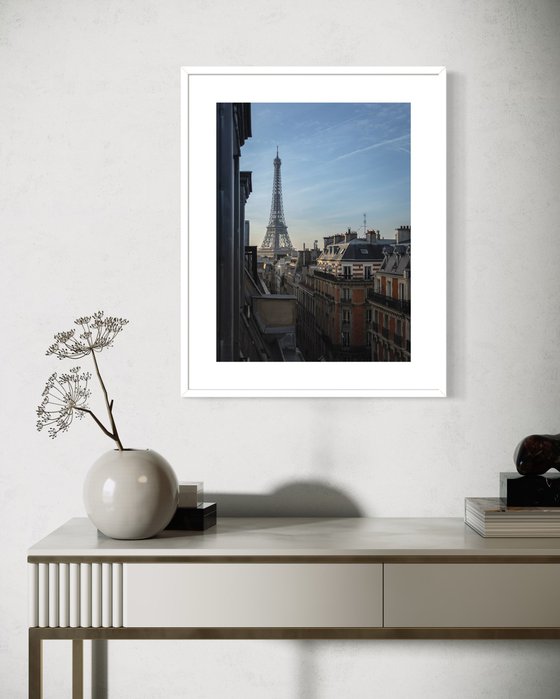 GLIMPSE OF EIFFEL TOWER