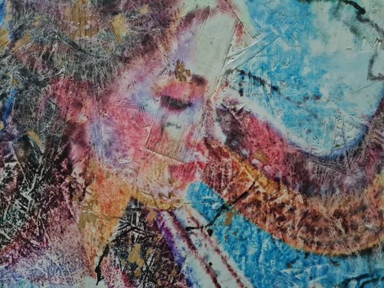 Playing a harp (n.705)