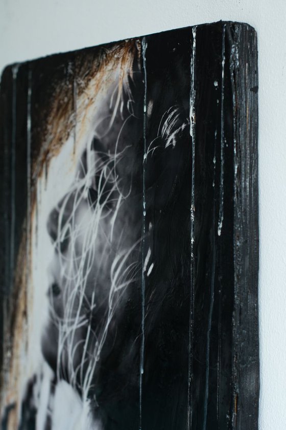 "Gracious" (60x40x3cm) - Unique portrait artwork on wood (abstract, portrait, gouache, original, painting, coffee, acrylic, oil, watercolor, encaustics, beeswax, resin, wood, Bixa Orellana (Anatto), fingerpaint)