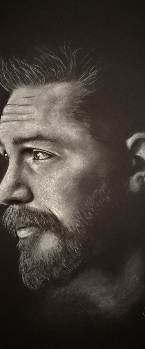 Man in the dark - black and white portrait drawing by Mateja Marinko