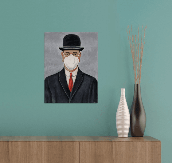 Magritte's Gentleman in white mask