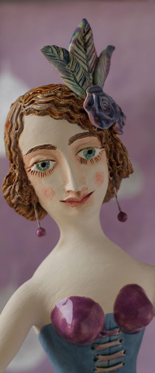 From the Cabaret girls, Girl in blue gloves. Wall sculpture by Elya Yalonetski by Elya Yalonetski