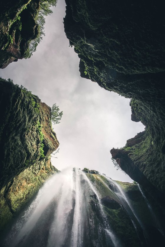 THE SKY INSIDE THE WATERFALL