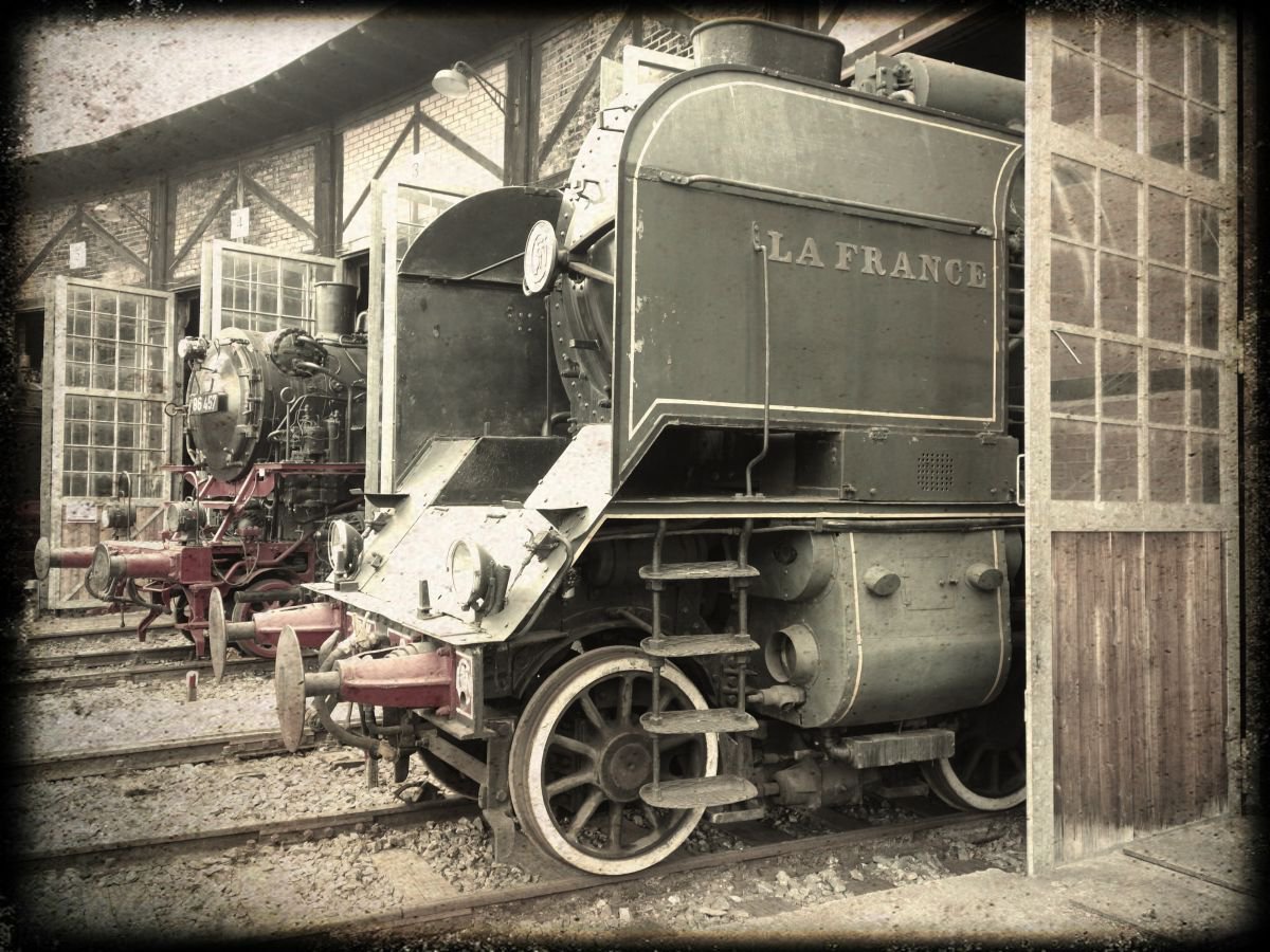 Old steam trains in the depot - print on canvas 60x80x4cm - 08485m5 by Kuebler