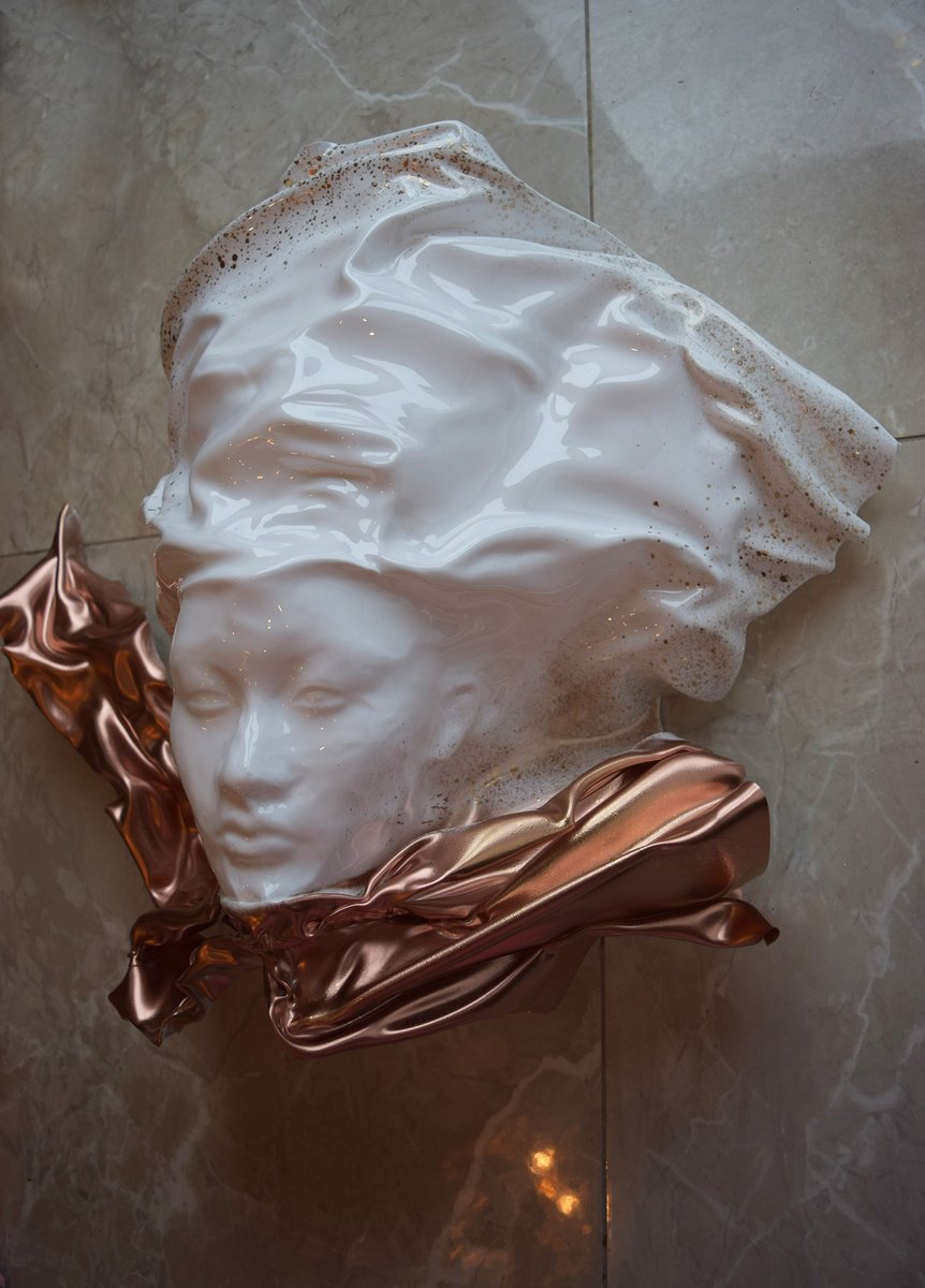 Urban And Pop Portrait Sculpture By Anna Sidi-Yacoub, 28 X 22, Le Foulard Au Vent, Original Artwork