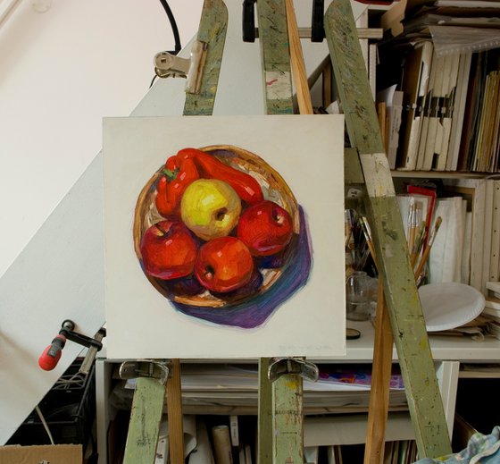 red pepper apples in a plate